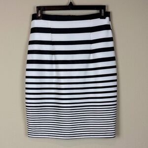 A'Gaci Black/White Striped Mini Skirt with Back Zipper Closure; Size L